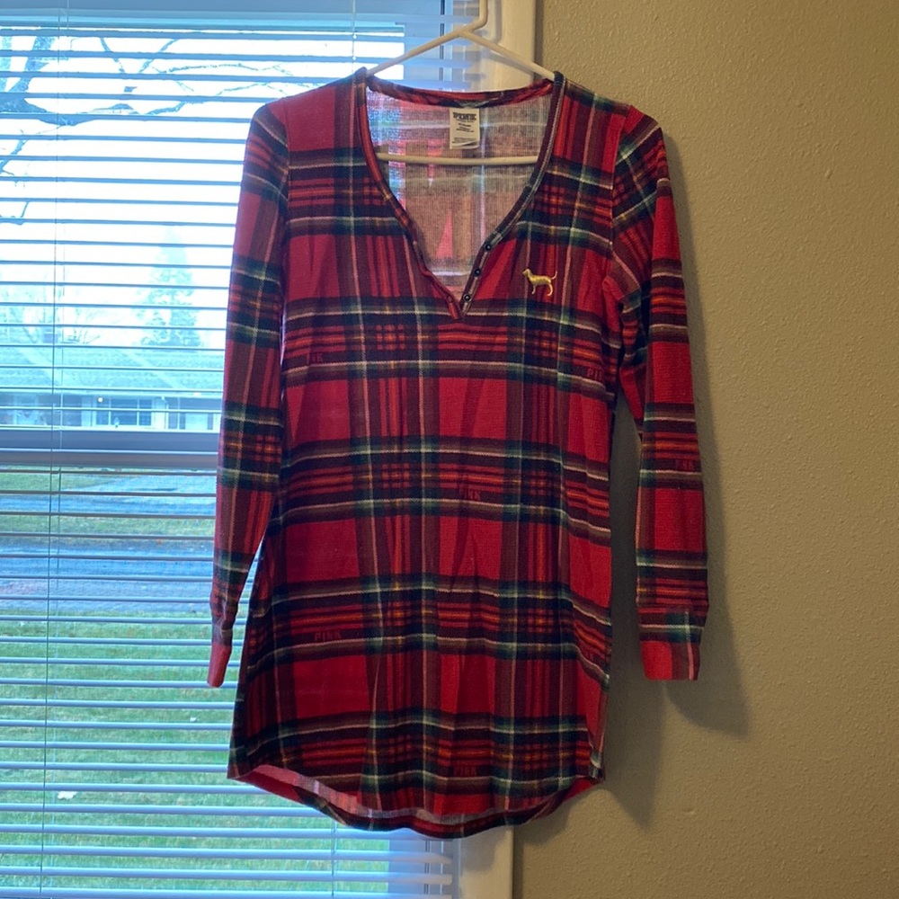 VS Pink holiday themed sleep shirt